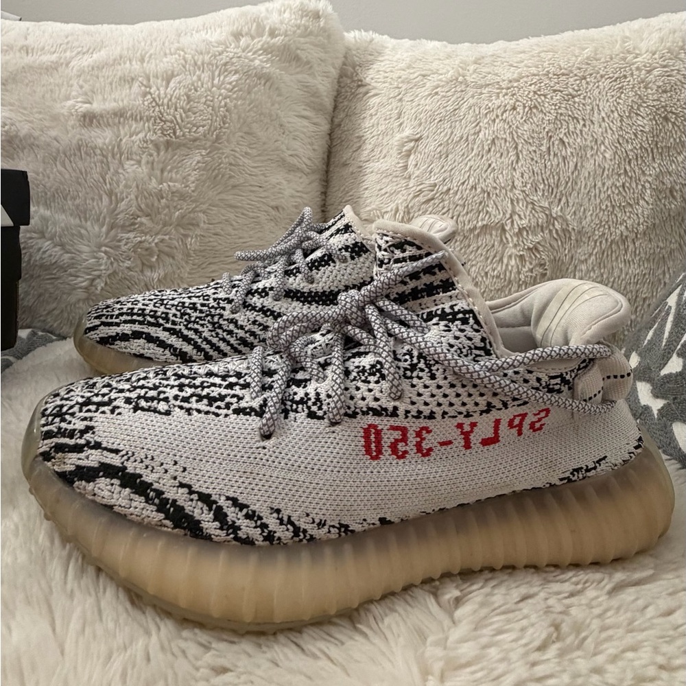 🚨LAST CHANCE 🚨- Yeezy Zebra Sneakers ORIGINAL🦓👟
